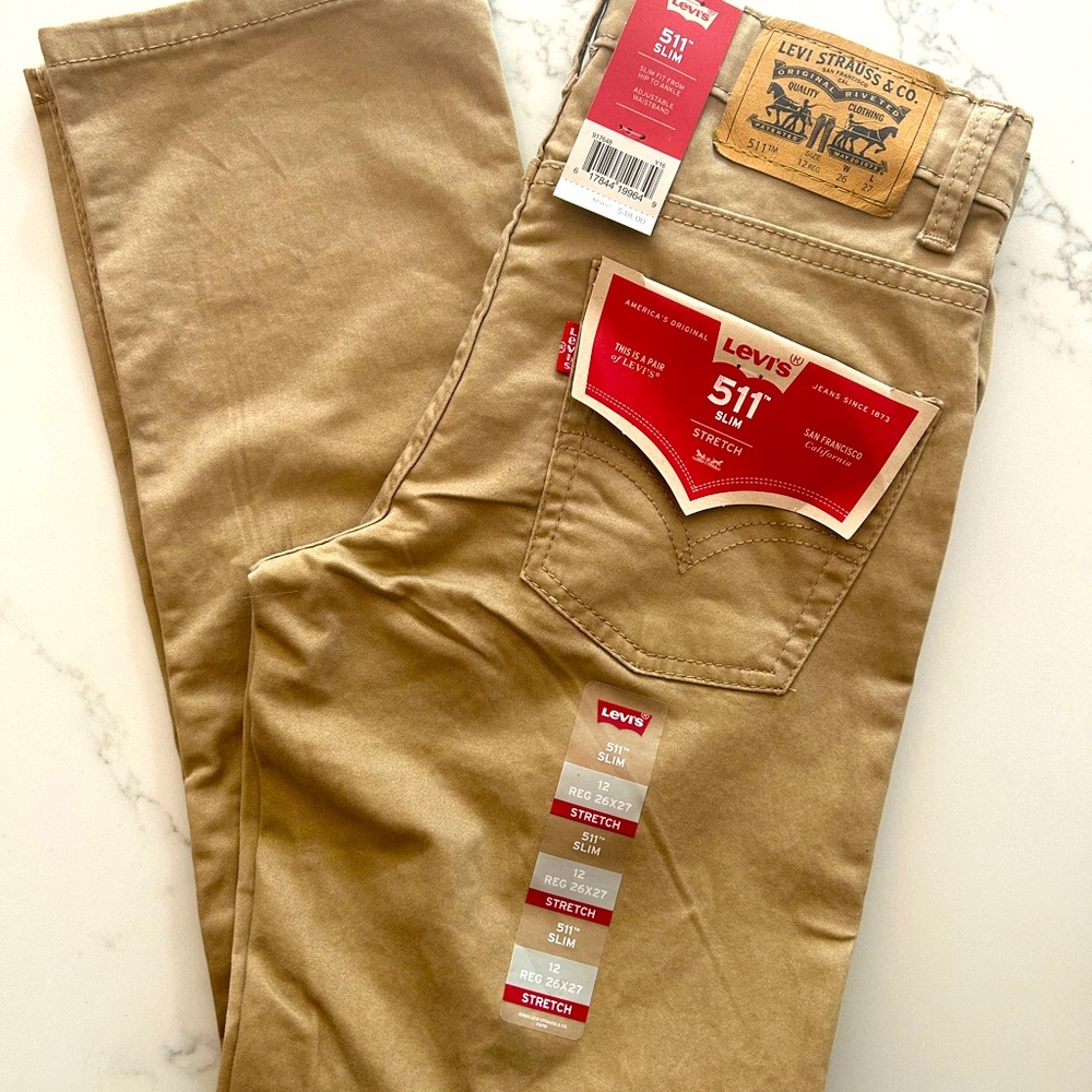 NWT. Levi’s 511 slim stretch 5-pocket chinos. Boys Size 12 regular (26”x 27”)